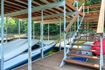 Picturesque Lake Hartwell Home With Pool And Golf Access!