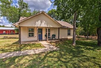 Lake Texoma Getaway - 3 Miles To Highport Marina!