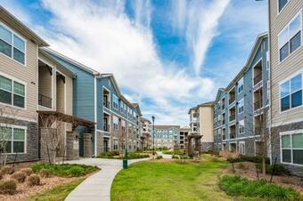 Spacious Furnished Resort Style Apartments