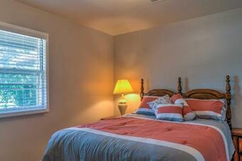 Charming Home In Central Escalante With Mtn Views!