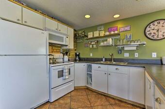 Apartamento The Loft On Center Downtown Logan Apt With Deck!