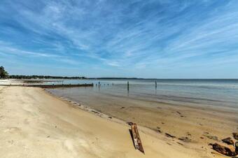 Oceanfront White Stone Cottage With Private Beach!