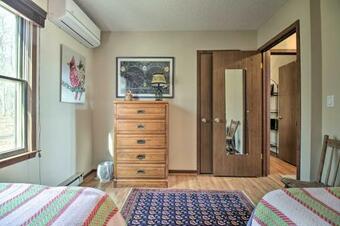 Cozy Wintergreen Cabin Near Mountain Inn And Slopes!