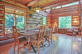 Cozy Easton Cabin With Wenatchee Natl Forest Views!