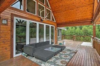 Villa With Firepit And Pond - 11 Miles To Mt Rainier!