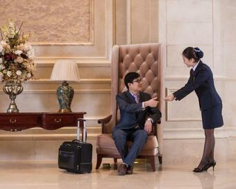 Vienna International Hotel Yantai Changjiang Road Xingyi Square Branch