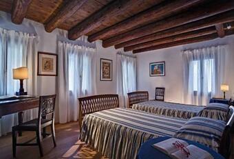 Rovolon Villa Sleeps 14 Air Con