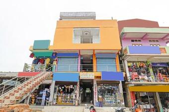 Oyo 74610 Hotel Lakhimi