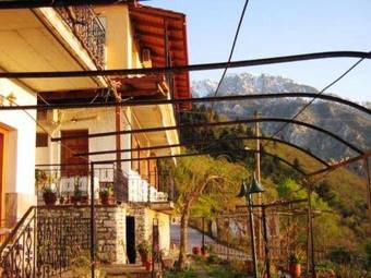 Apartamento Gerakofolia Rooms To Let