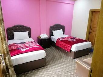 Isfania Hotel And Resturant