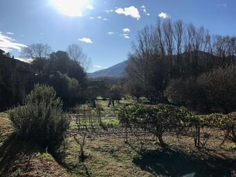Casa De Pueblo En La Naturaleza
