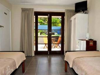 Waikiki Beach Bed And Breakfast