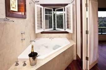 Caves House Hotel
