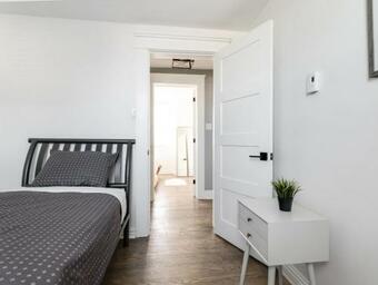 Charming And Newly Renovated Home In Arnprior