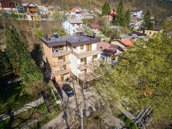 Hostal Guest House Bora?ko Lake