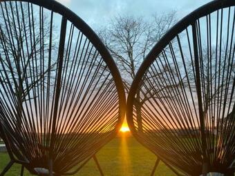 Hostal Damse Paveljoentje Comfort En Uitzicht In Damme
