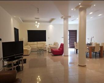 A Villa Located In The Middle Of The Mountains ..