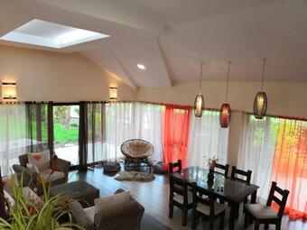 Hostal Ralitsa Guest House
