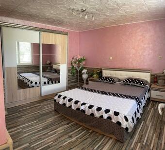 Hostal Lyusi House 1