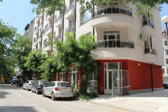 Domus Apartments Grand