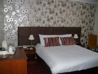 Virginia Court Hotel