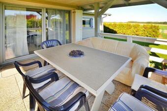 Holiday Home, Oswino