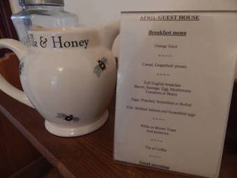 Hostal April Guesthouse