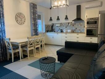 Viki Apartmanh�z