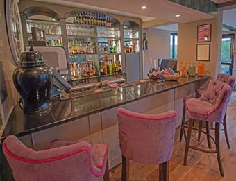 Lythe Hill Hotel And Spa