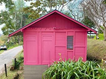 Hermosa Caba�a Cerca A La Ciudad