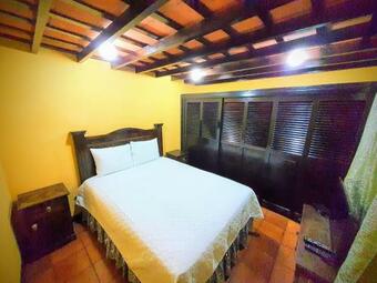 La Casa de Las Flores Centro de Antigua Guatemala