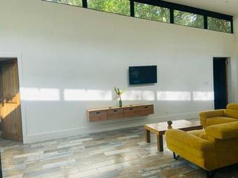 Modern Family Friendly Jungle Home, Monkeys, Beach