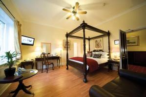 Best Western Broadfield Park Hotel