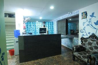 Townhouse 827 Hotel Hangouts
