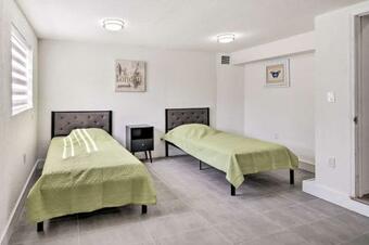 Chic Miami Gardens House With Game Room And Yard!