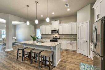 Upscale Navarre Retreat With Fully Fenced Yard!