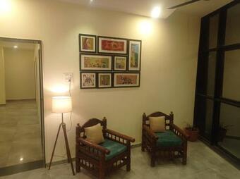 Hotel Om International, Miraj