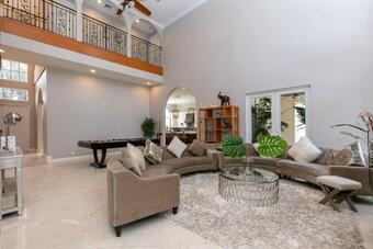 Villa Plantation Acres Luxury Mansion
