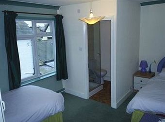 Hostal Ely Guest House