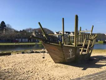 Hostal Lakeview Guest House