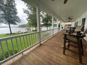 Apartamento Newly Renovated Leisure Lake Escape On Lake Sinclair