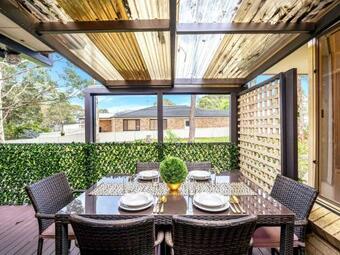 Family Getaway On The Waters Edge