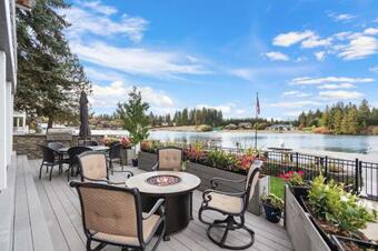 River Chalet Cda