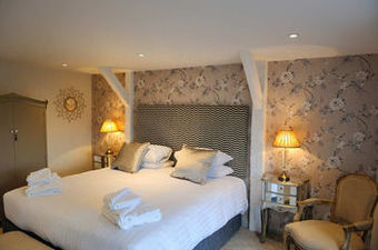 The Crescent Turner Hotel