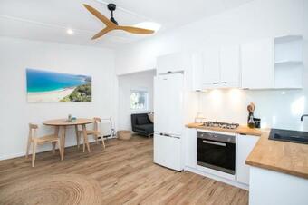 Hotel Pebbly Beach Escape