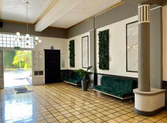Historical Boutique Hotel Wit Breakfast Included