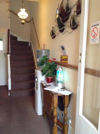 Hostal Harbour Lights Guest House