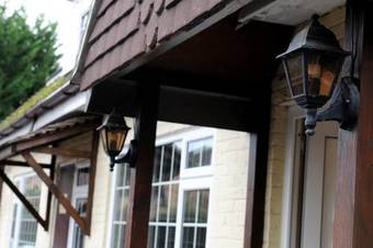 Hostal The Ambers Gatwick