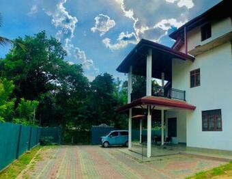 Hotel Blue Diamond Monaragala