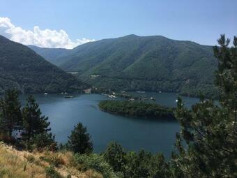 Panorama Apartments, Stoykite